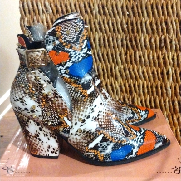 Snakeskin booties - Picture 2 of 5